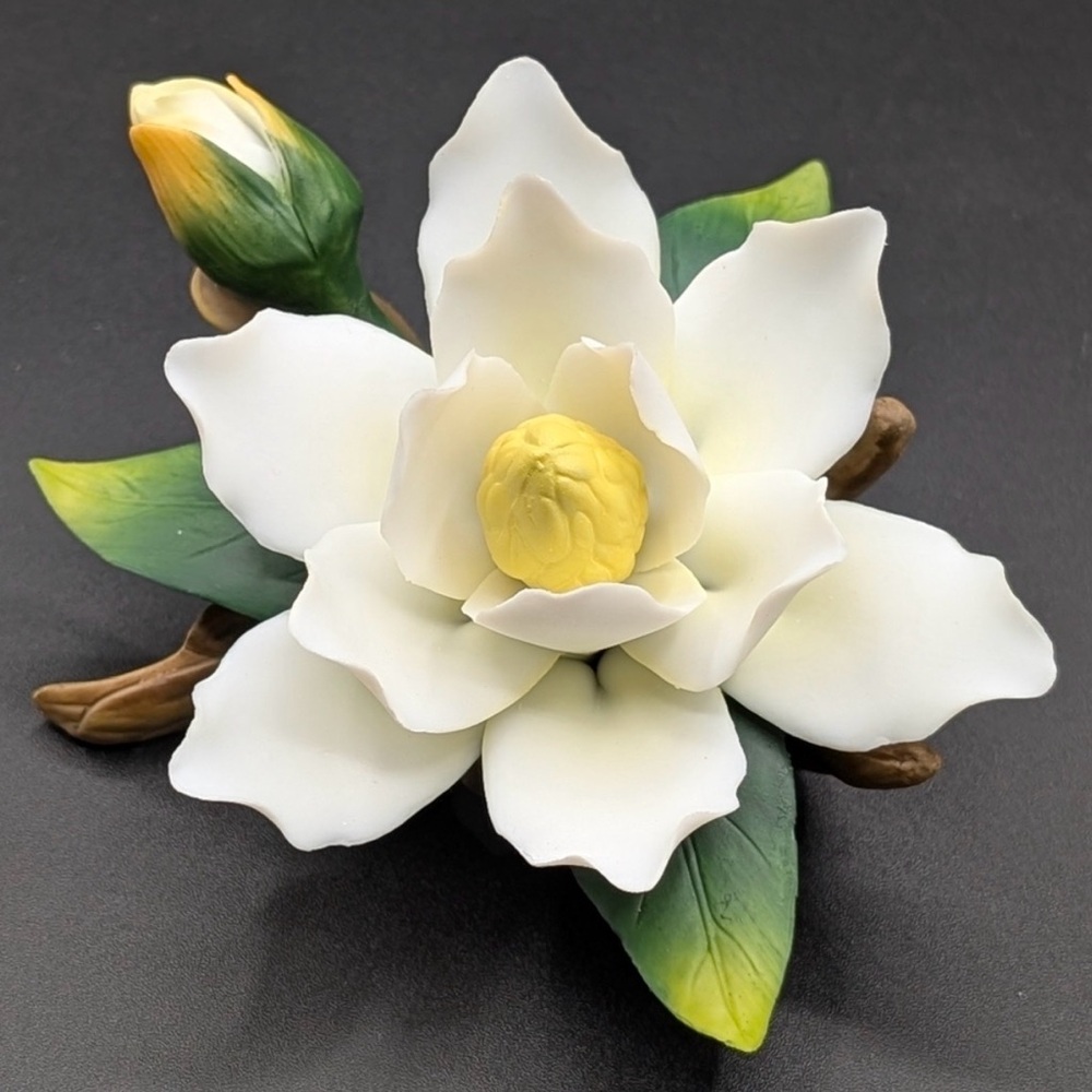 Andrea by Sadek Figurine White Magnolia Flower, Bud and Branch NIB! 15704 - Picture 3 of 10